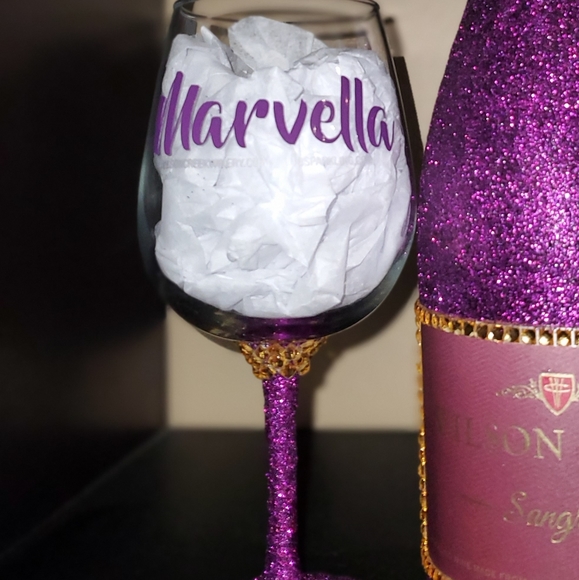 Custom Wine Glass - Picture 2 of 3